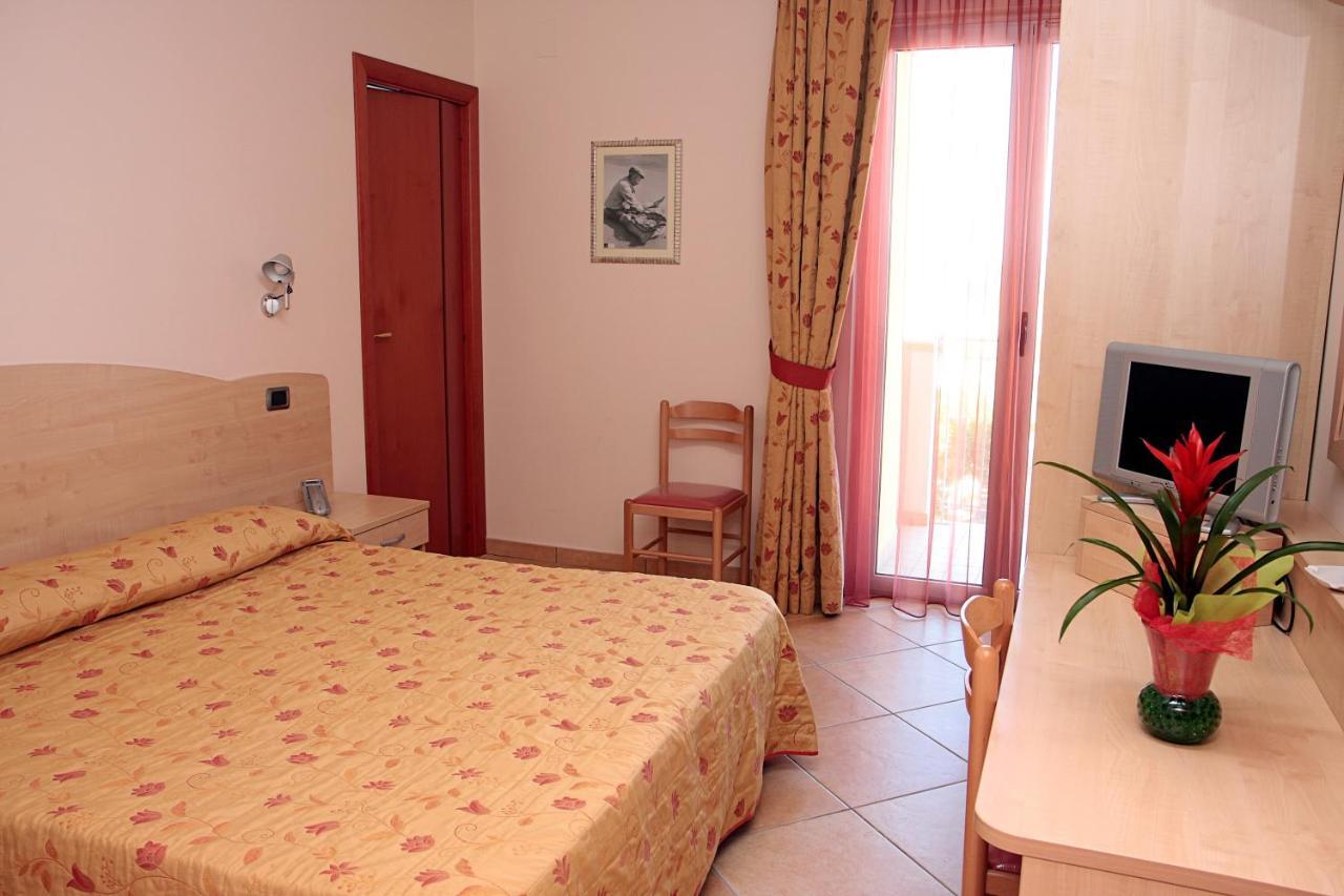 Hotel La Tartaruga Roseto Degli Abruzzi Extérieur photo