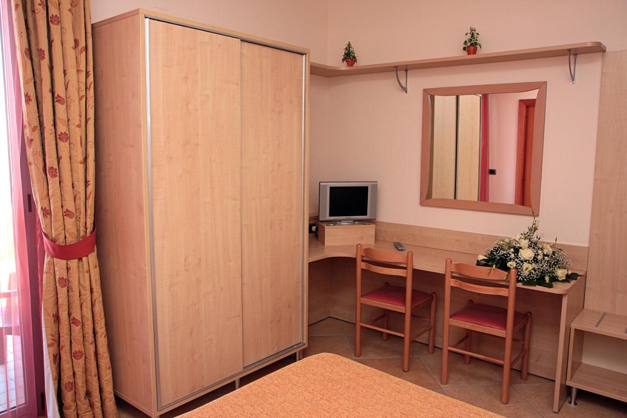 Hotel La Tartaruga Roseto Degli Abruzzi Extérieur photo